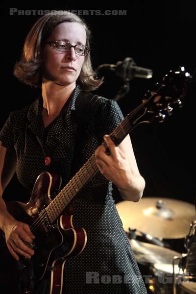 LAURA VEIRS - 2007-04-24 - PARIS - La Maroquinerie - 